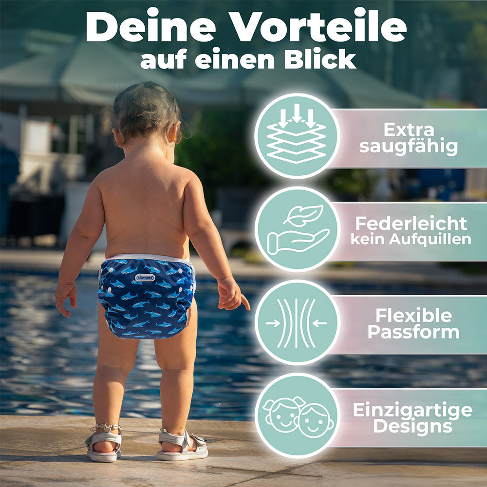 Kind mit einer Baby Schwimmwindel am Beckenrand mit der Überschrift Deine Vorteile auf einen Blick. Extra Saugfähig, Federleicht kein Aufquillen, flexible Passform und Einzigartige Designs